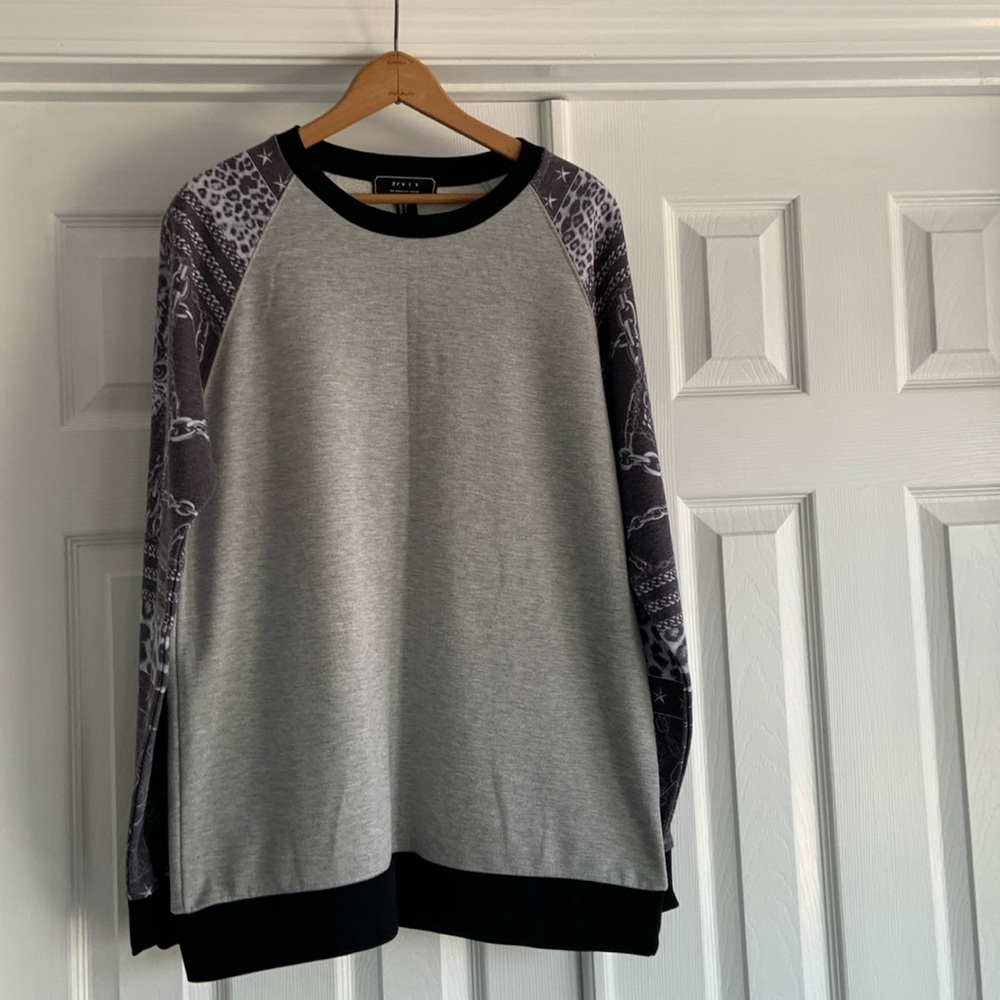 21 Men long sleeve top size large